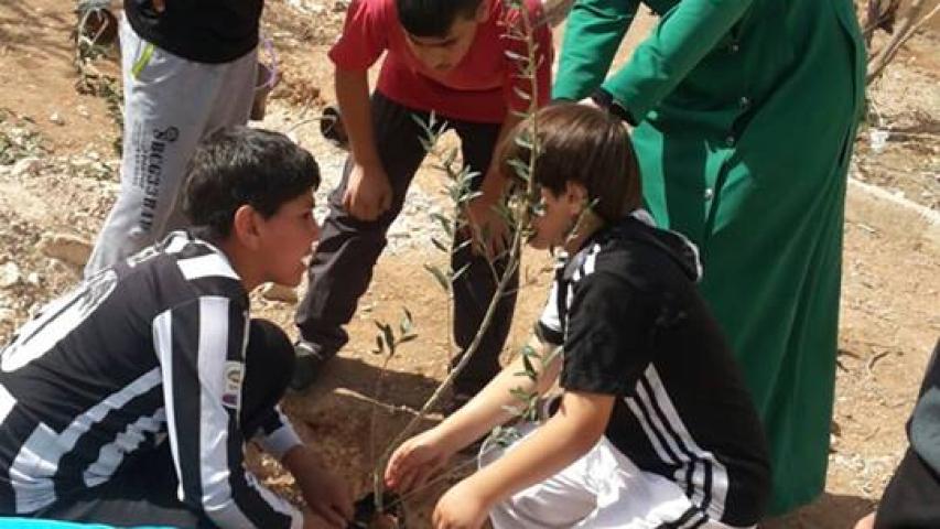 فعالية في مخيم حطين "نزرع اليوم.. نأكل غداً"