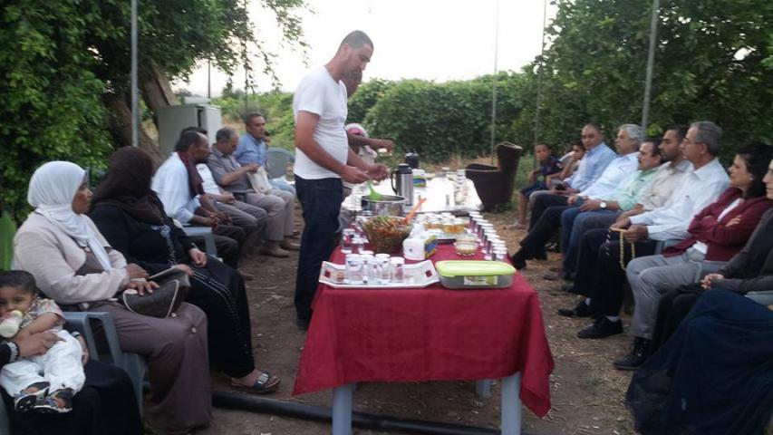 فريق العربية لحماية الطبيعة يلبي دعوة نقابة العاملات والعمال الزراعيين في وادي الريان لطعام الإفطار